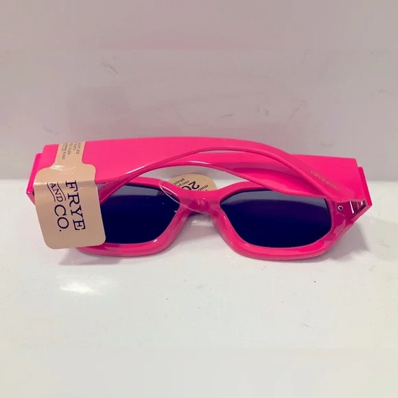 Frye and Co. NWT Rectangle Sunglasses in Neon Pink 🕶️💖